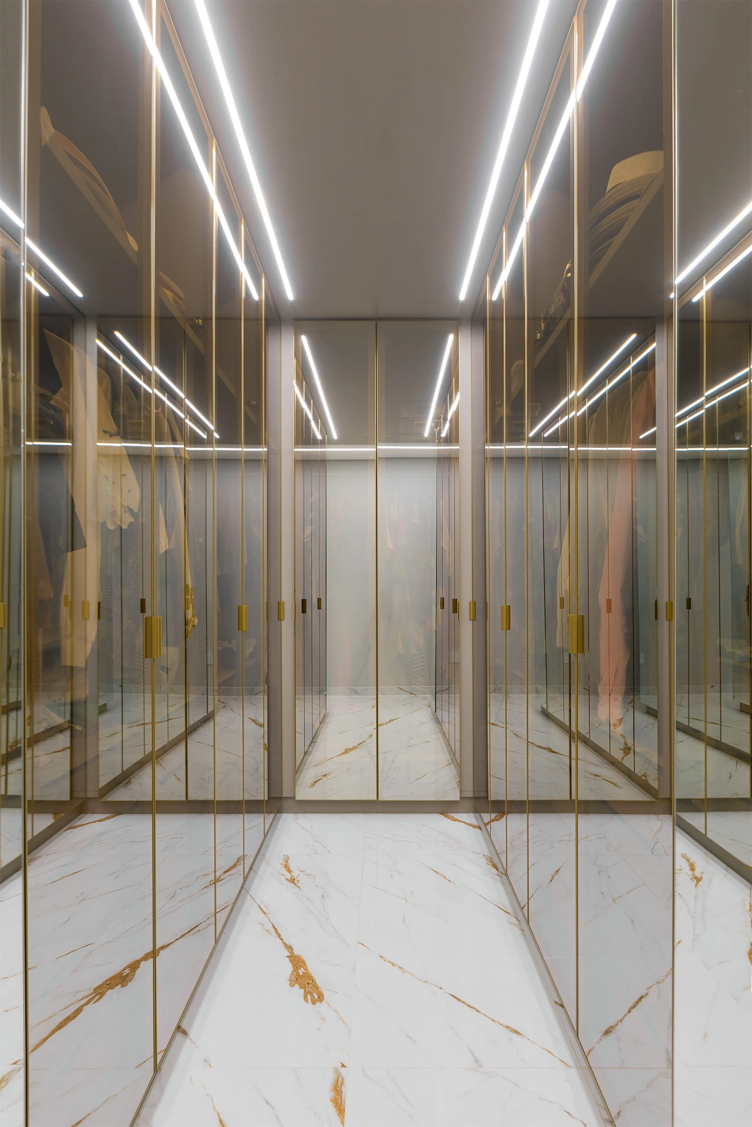 CLOSET 2